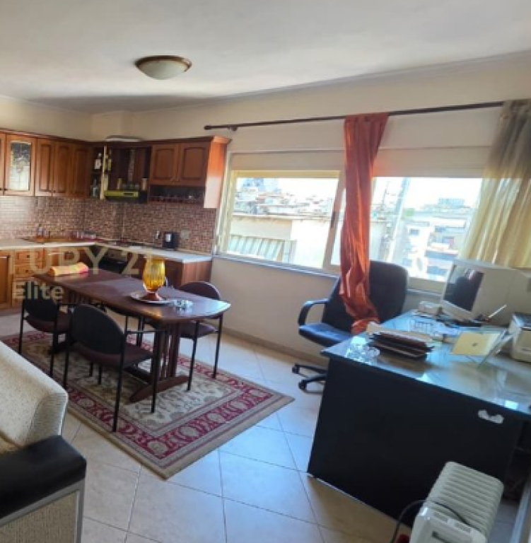 Xhamllik, Appartamento 2+1 in affitto