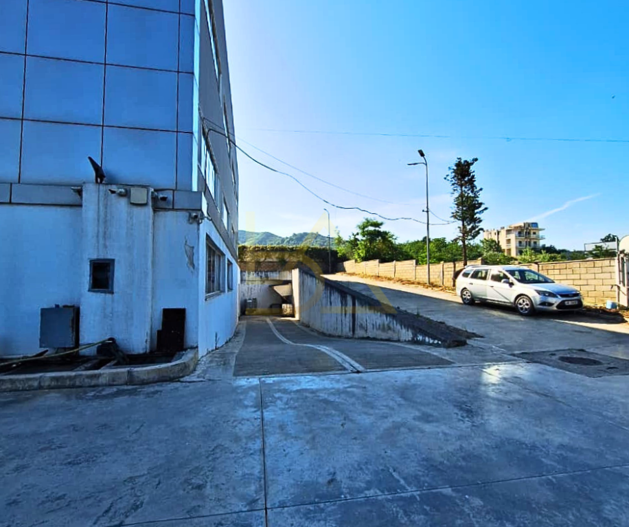 Jepet me Qira Ambient Biznesi – Vorë, Tiranë