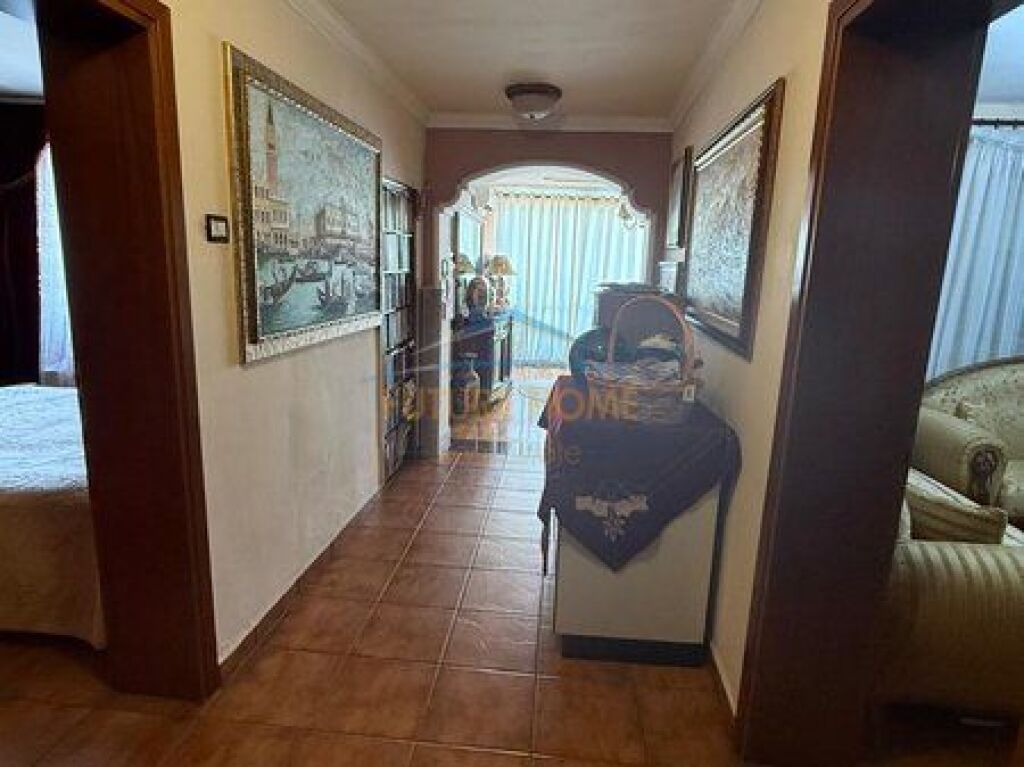 In vendita, Appartamento 2+1, Maternità Nuova, Tirana
