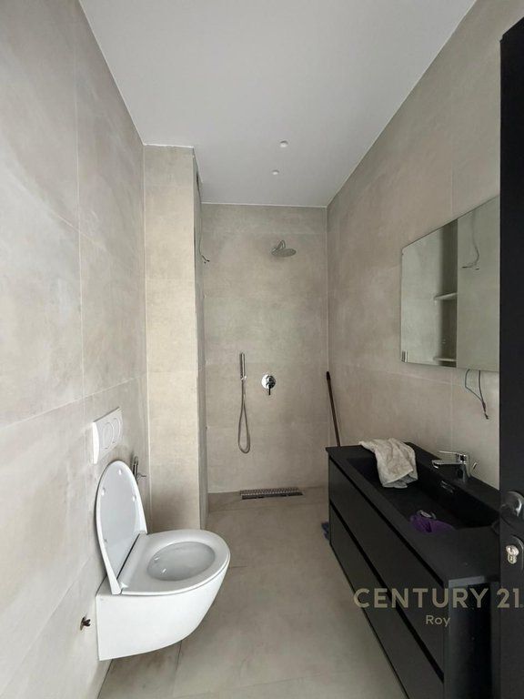 ESCLUSIVO! MONOLOCALE 1+1 CON VERANDA IN VENDITA PRESSO LA ROCCIA DI KAVAJA! 170.000 €