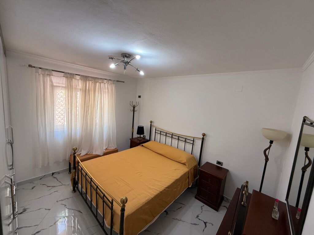 Jepet me qera Apartament 2+1 Tek Siri Kodra