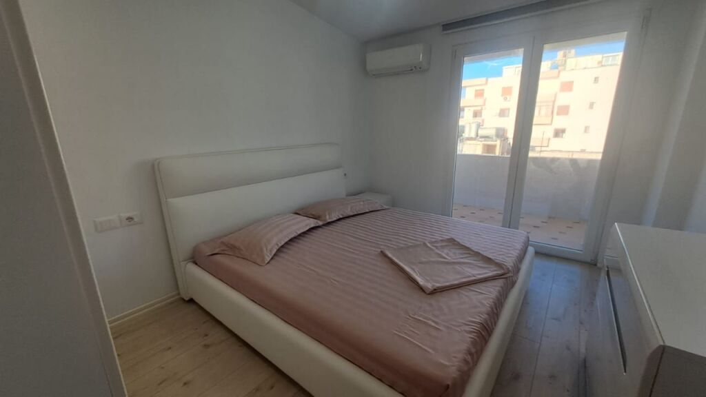 APARTMENT 2+1 FOR RENT FIRST LINE WITH SEA IN ILIRIA!