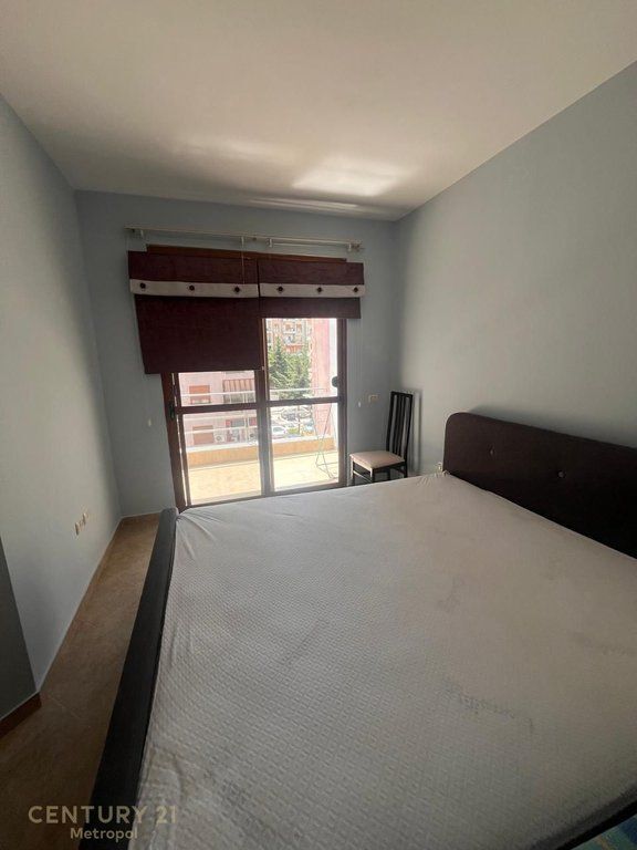 Shitet apartament 2+1 në zonën e misto mame