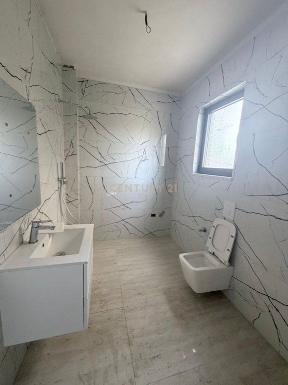 Apartament 1+1 Për Shitje në Mali i Robit !