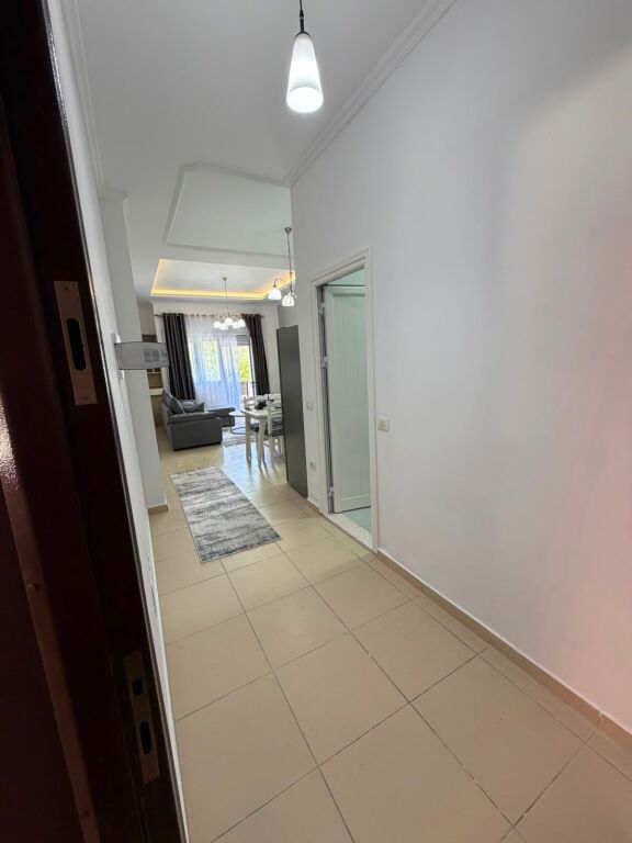 🏡 Jepet me Qera Apartament 1+1 – kopshti botanik   📍 Adresa: kopshti botanik 💰 Çmimi: 50.000 Lekë/muaj.