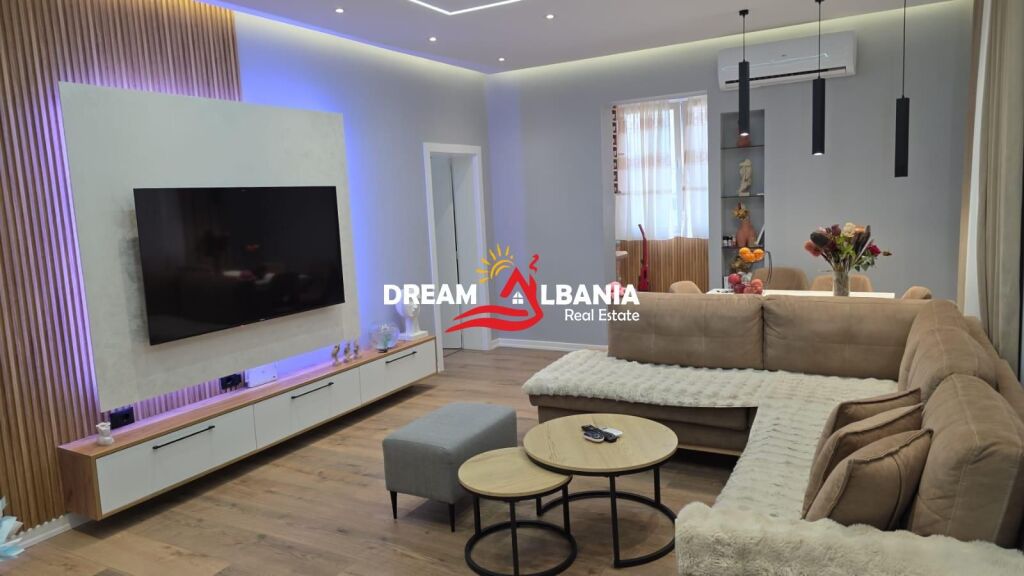 Villa su due piani in vendita nella zona di Oxhak (ID 4151225)