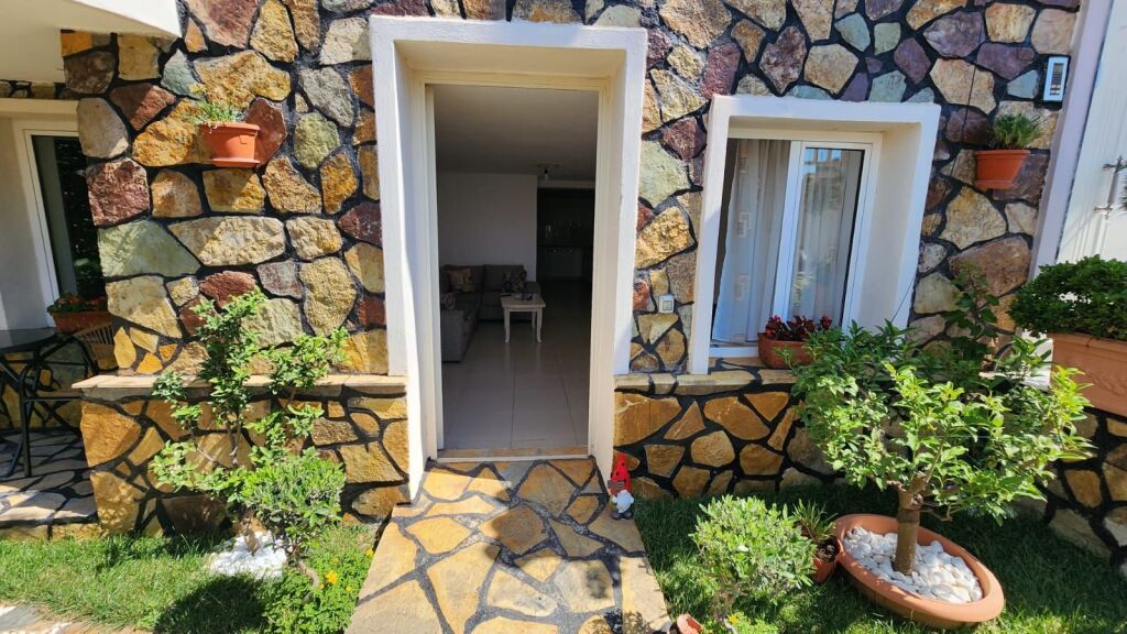 Duplex 2+1 for rent – near Grand Complex, electric market !