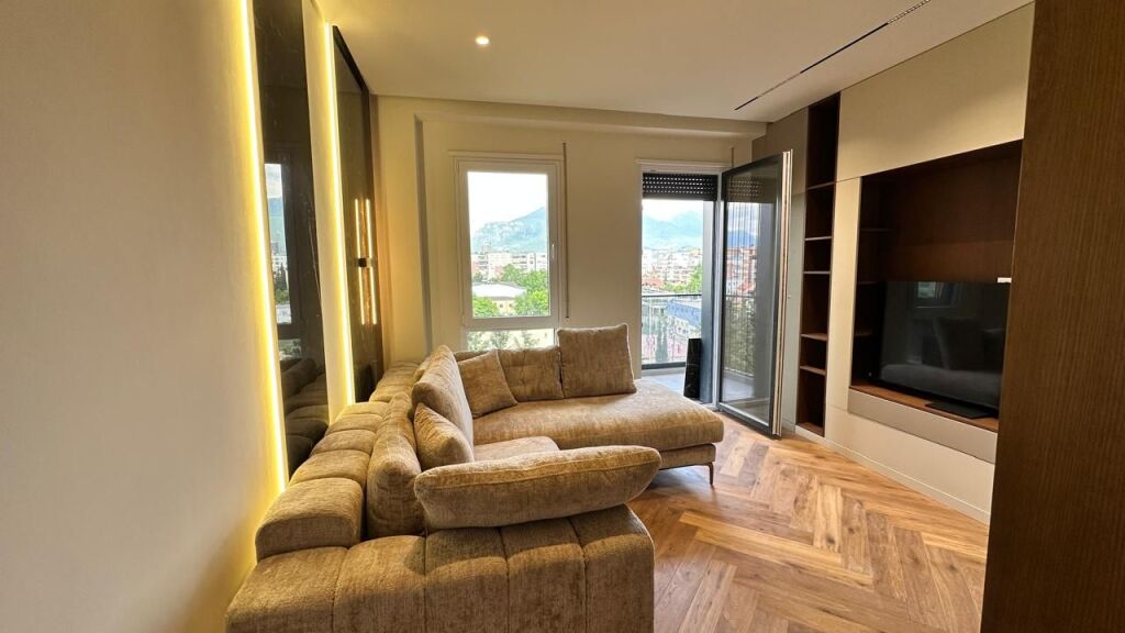 Apartment 2+1+2 with parking space for rent in Don Bosko!