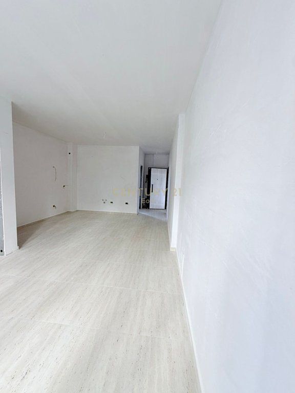 Apartament 1+1 Për Shitje në Mali i Robit !