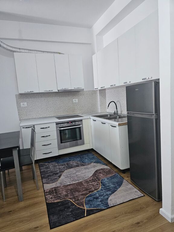 Jepet me qera  apartament 1+1 ne Ali dem