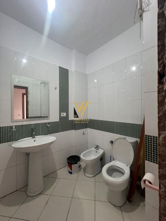 JEPET APARTAMENT 2+1+BLK ME QIRA TE KOMUNA E PARISIT 45.000 LEKE