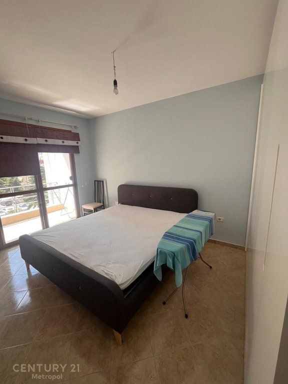 Shitet apartament 2+1 në zonën e misto mame