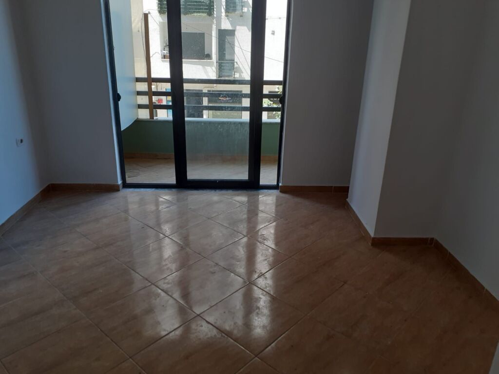 Apartment 2+1 empty for rent in Astir !