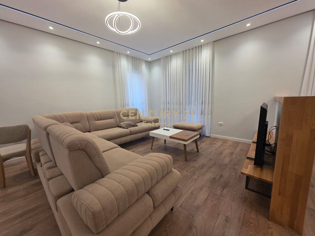 Two-storey villa for rent in Fresk