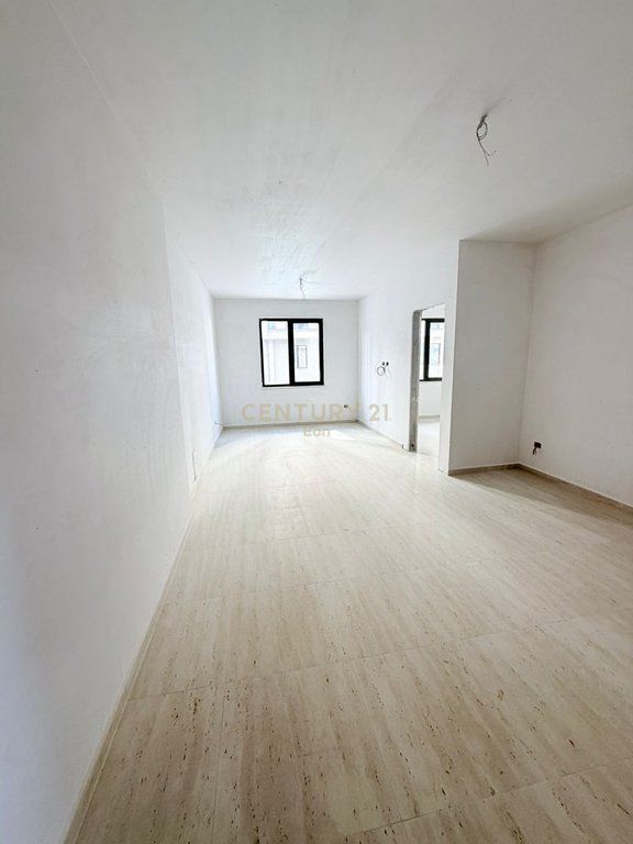 Apartament 1+1 Për Shitje në Mali i Robit !