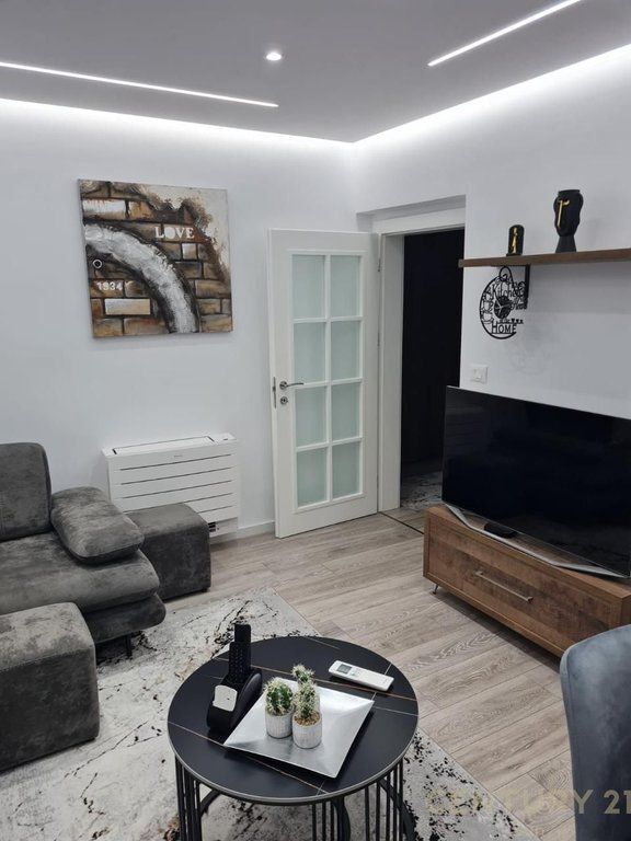 JEPET ME QIRA 2+1 PRANE "RESTORANT DURRESI" SUN142483