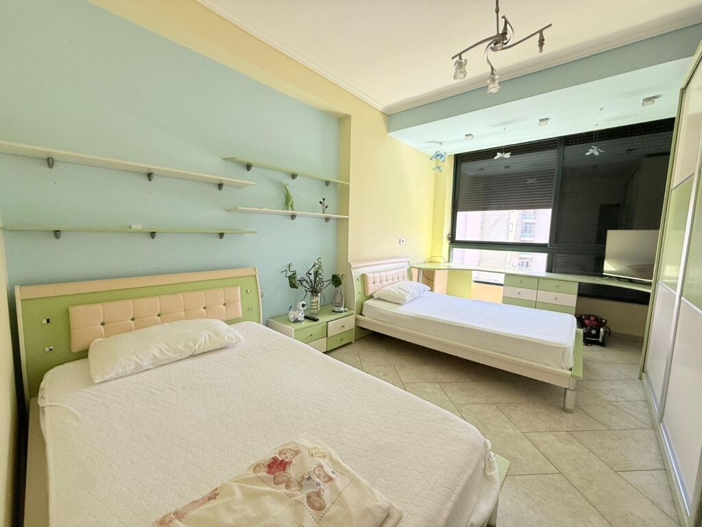 Apartament me qera 2+1