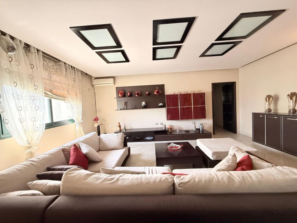 Apartament me qera 2+1