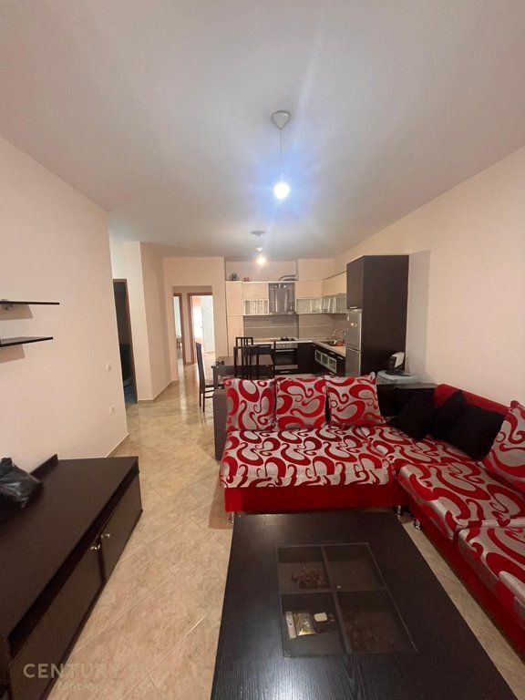 Shitet apartament 2+1 në zonën e misto mame
