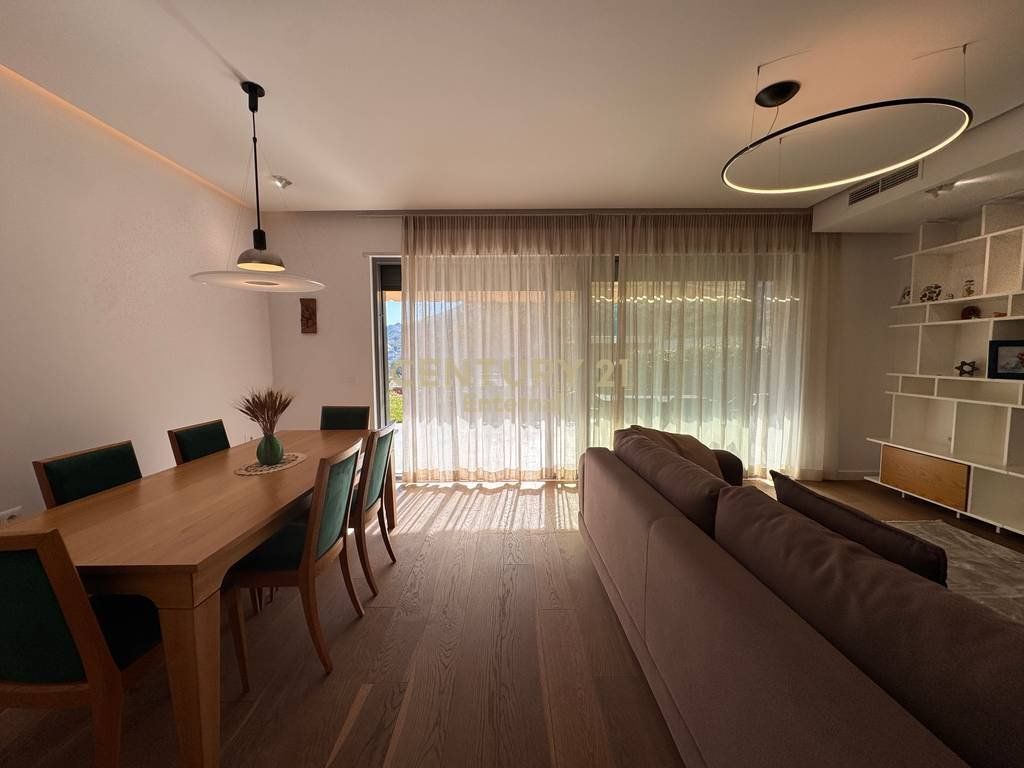 3-storey villa for sale in the 'Olive Grove' complex, Mullet, 5 minutes from TEG 600,000 €
