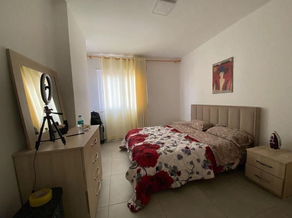1+1, te vila L 2, 450 euro, me parkim