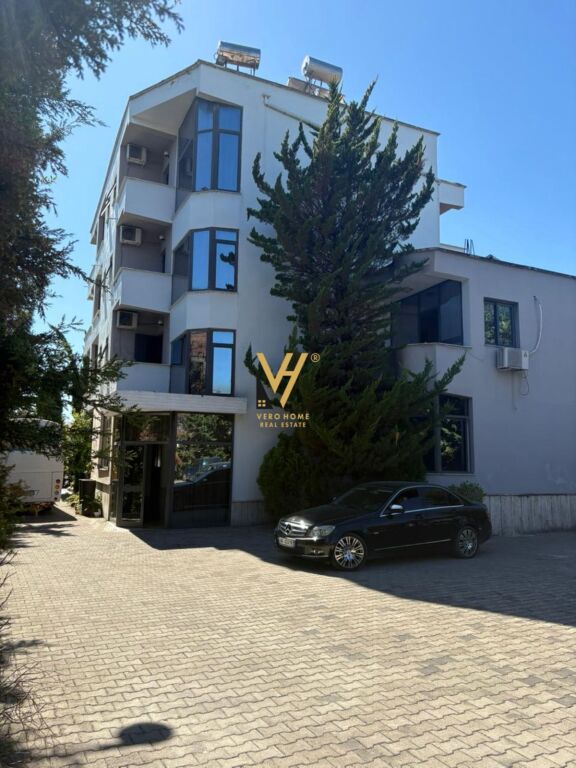 HOTEL 4 FLOORS FOR RENT IN SAUK 10,000 EURO