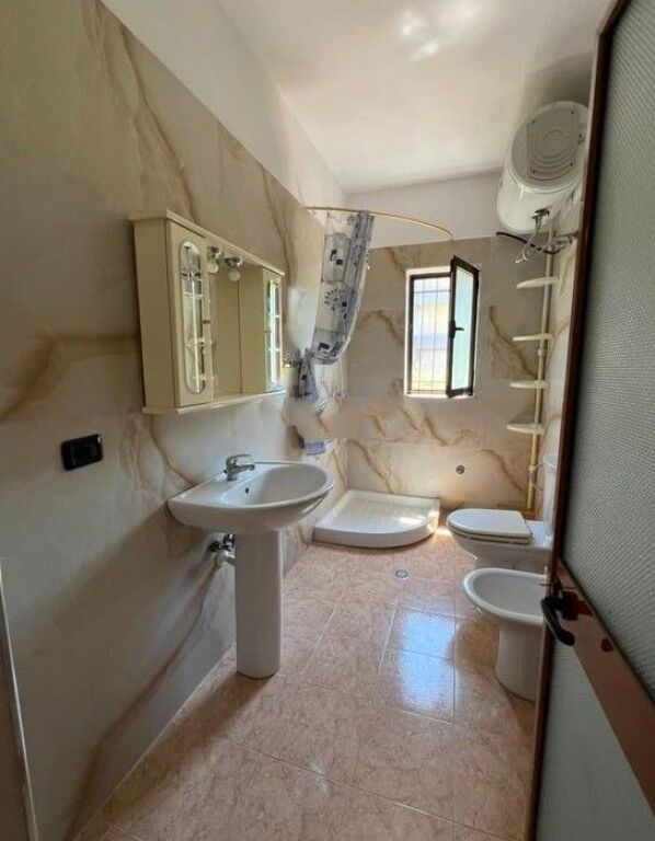 Jepet me qira apartament 2+1+2 ne Porcelan