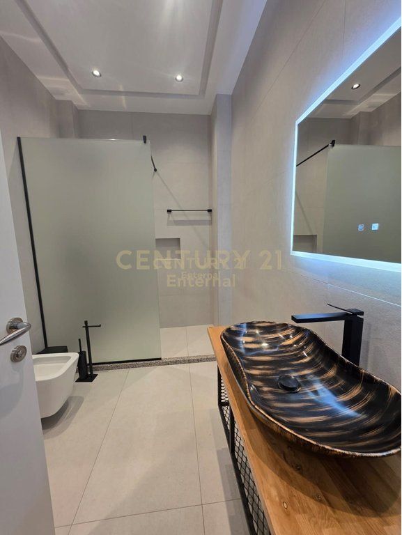 Two-story villa for rent in Fresk
