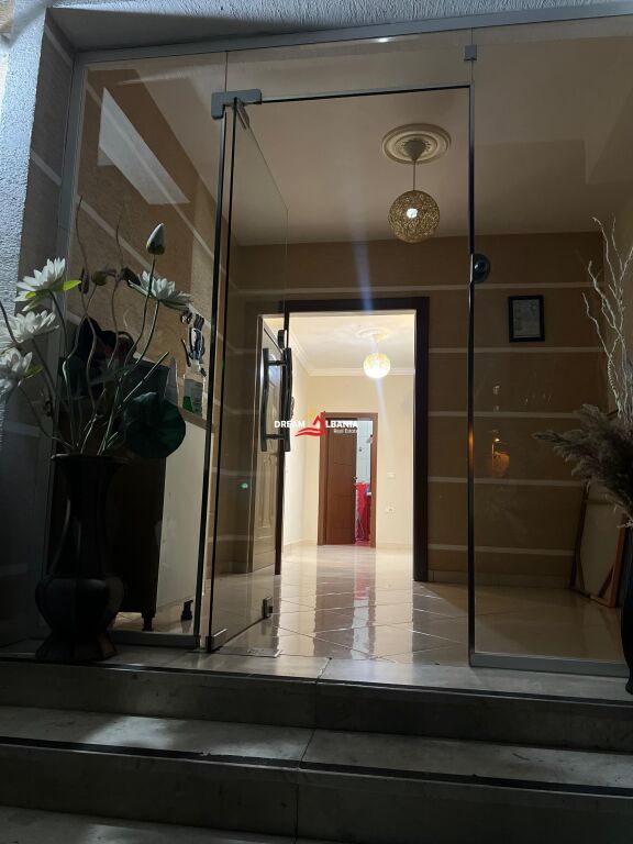 Villa su due piani in vendita nella zona di Oxhak (ID 4151225)