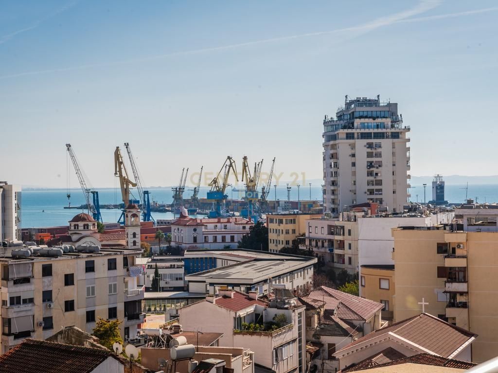 FOR RENT 2+1 APARTMENT AND GARAGE NEAR DURRES MUNICIPALITY WITH SEA VIEW !