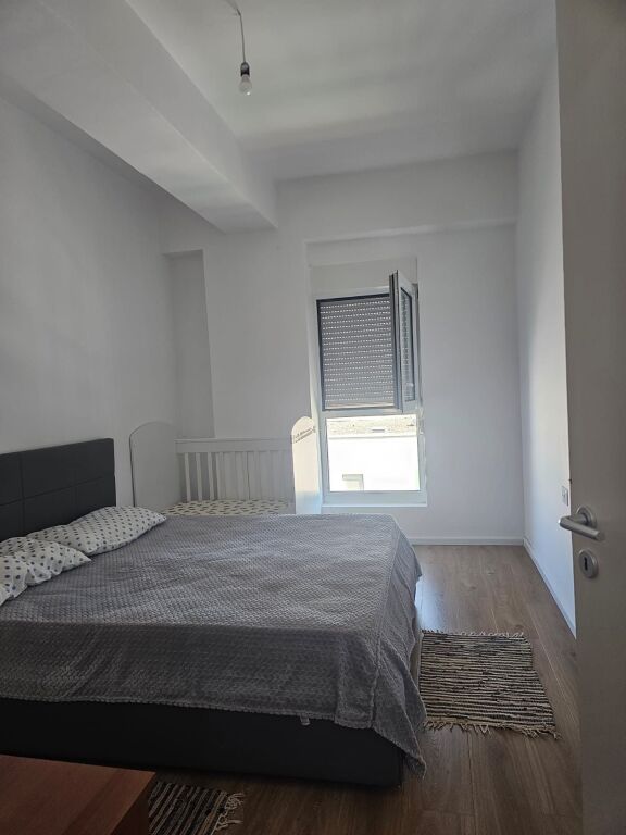 Jepet me qera  apartament 1+1 ne Ali dem