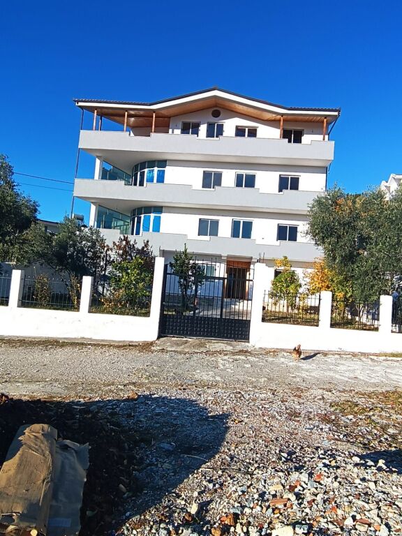 Vile 4 Kate Në Tiranë