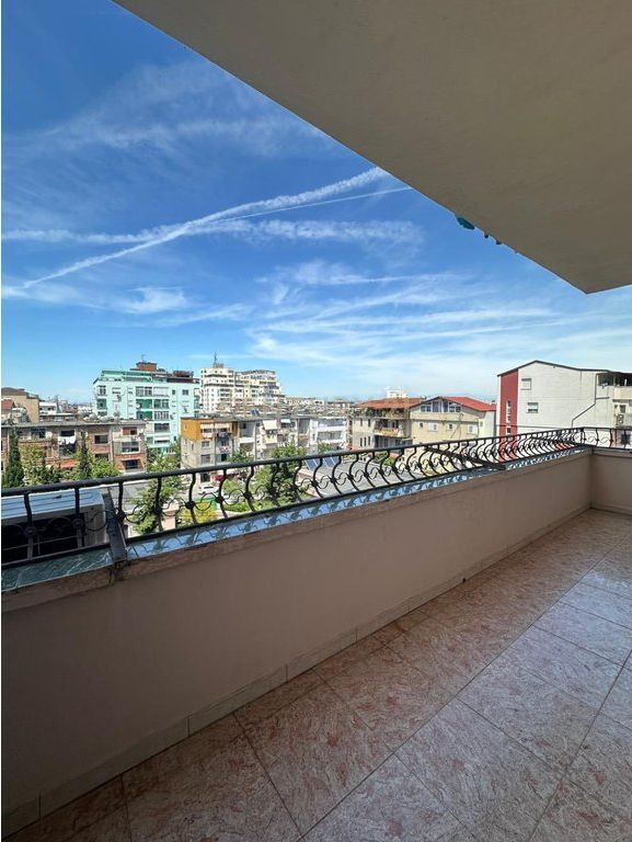 Apartment 2+1+2 For Rent at the Fruit and Vegetable Market, Durrës - 450€ | 138 m²