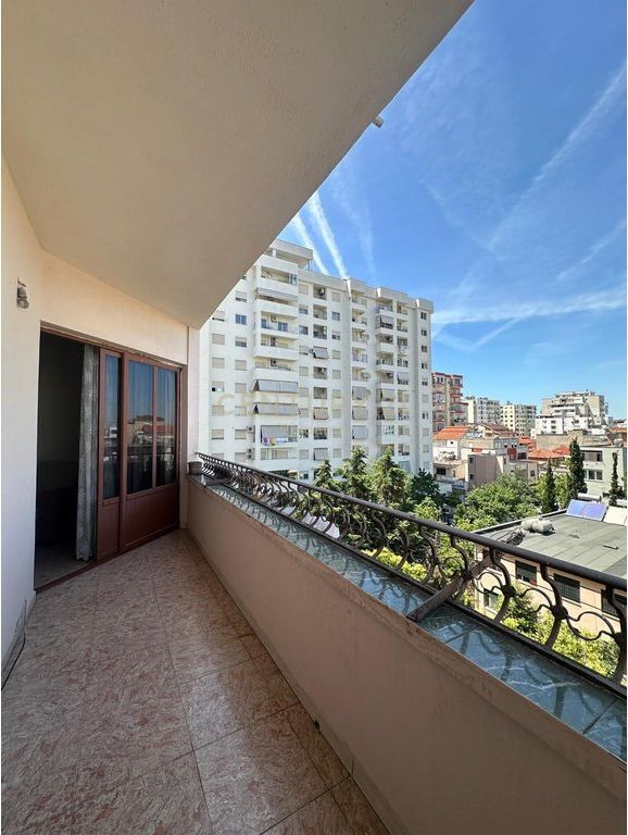Apartment 2+1+2 For Rent at the Fruit and Vegetable Market, Durrës - 450€ | 138 m²