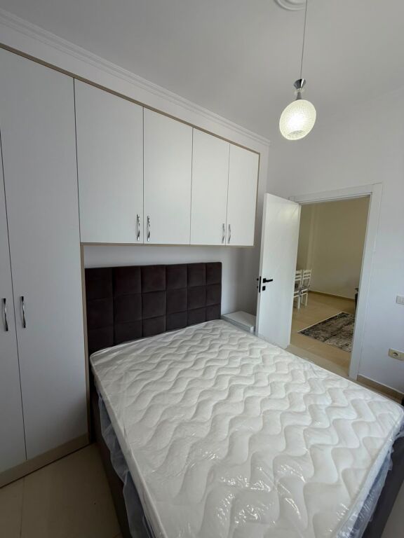 🏡 Appartamento 1+1 in Affitto📍 Indirizzo: Giardino Botanico, vicino alla Moschea💰 Prezzo: 50.000 Lek/mese