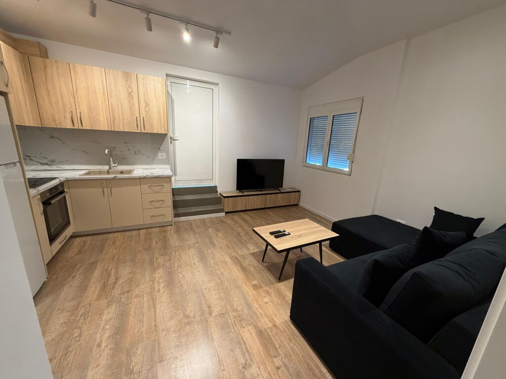 🏡 Affittasi 1+1, 📍 Di fronte a Delijorgji, presso il distributore Kastrati
