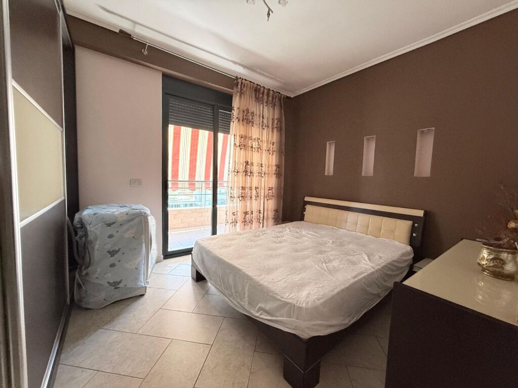 Apartament me qera 2+1