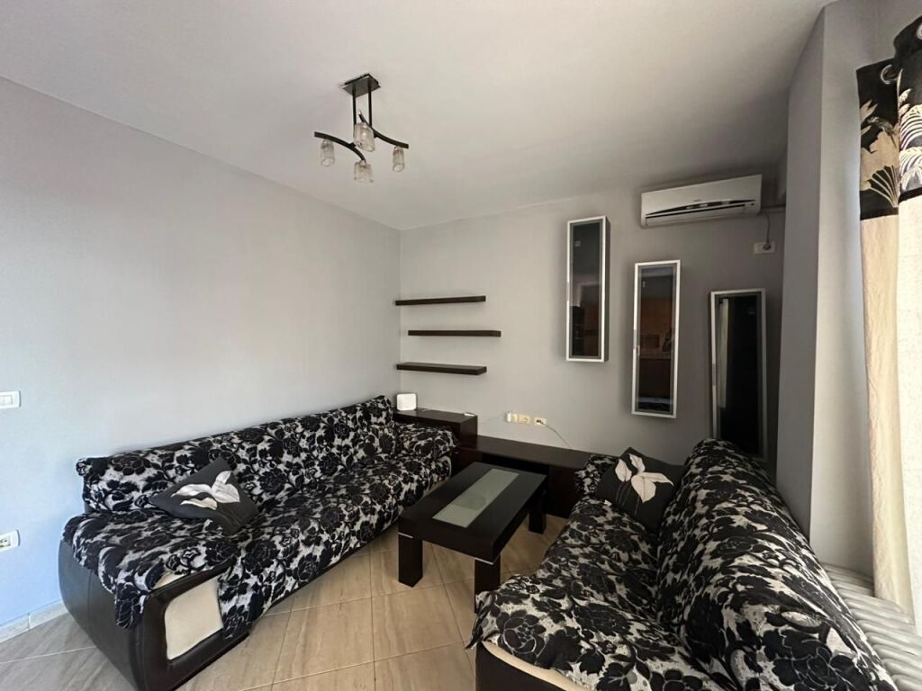 Apartament 2+1 per qira tek Rruga Jordan Misja.