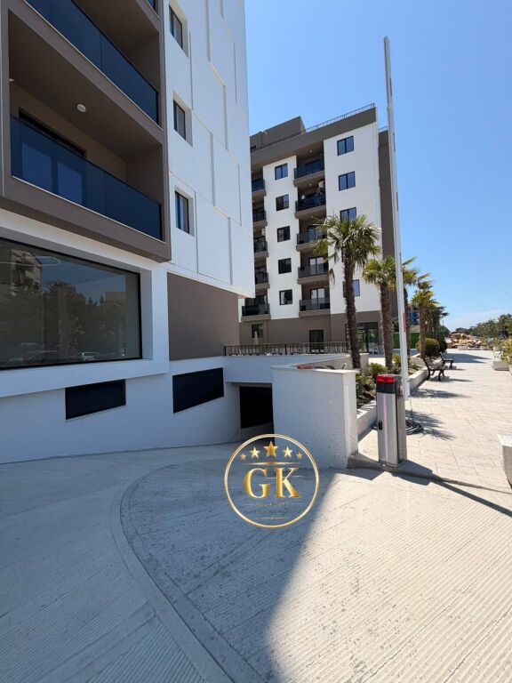 IN VENDITA PENTHOUSE + POSTO AUTO 📍MALI I ROBIT
