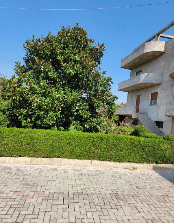 Terraced villa for sale in Durres 10 minutes from the beach 605 000Eur 605 000EUR