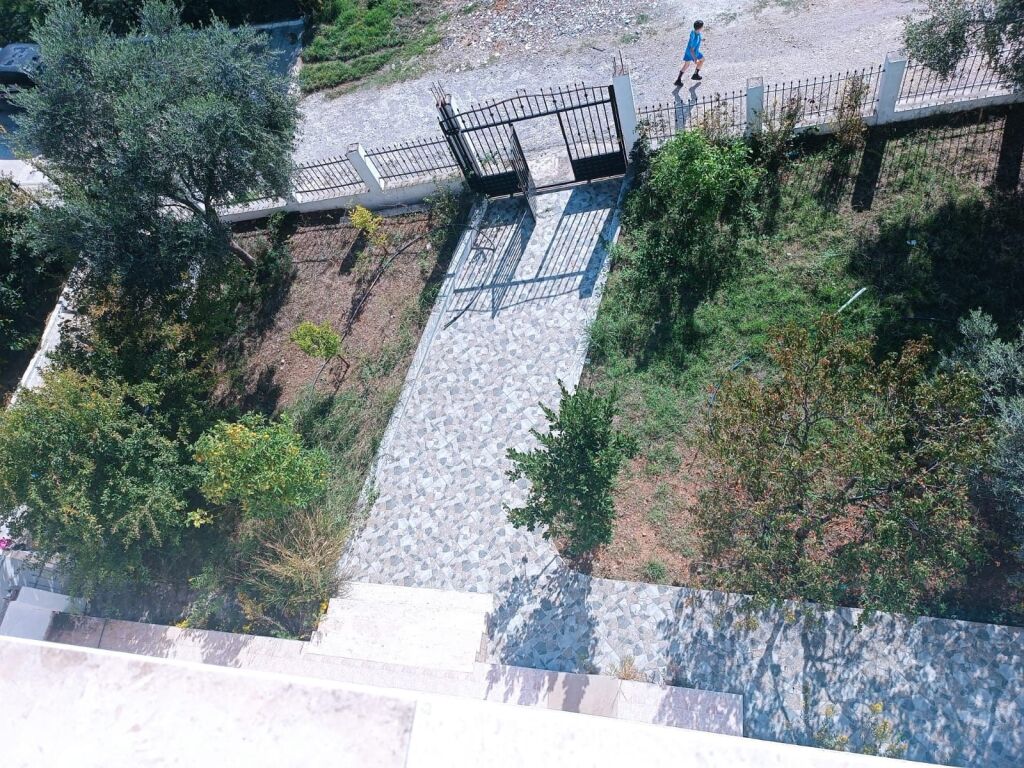 Vile 4 Kate Në Tiranë