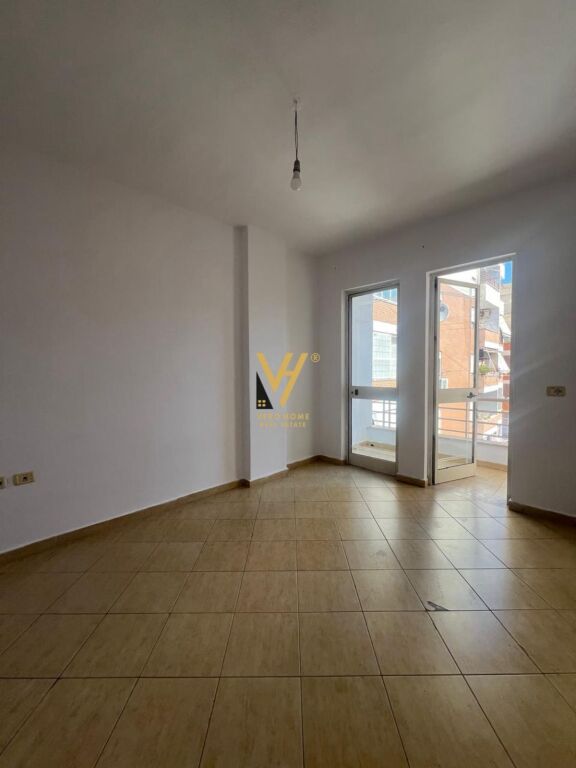 JEPET APARTAMENT 2+1+BLK ME QIRA TE KOMUNA E PARISIT 45.000 LEKE