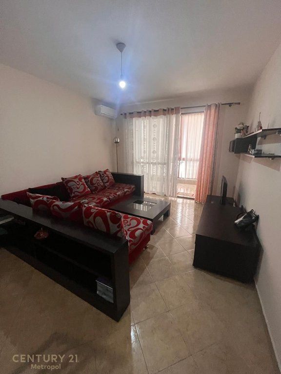 Shitet apartament 2+1 në zonën e misto mame