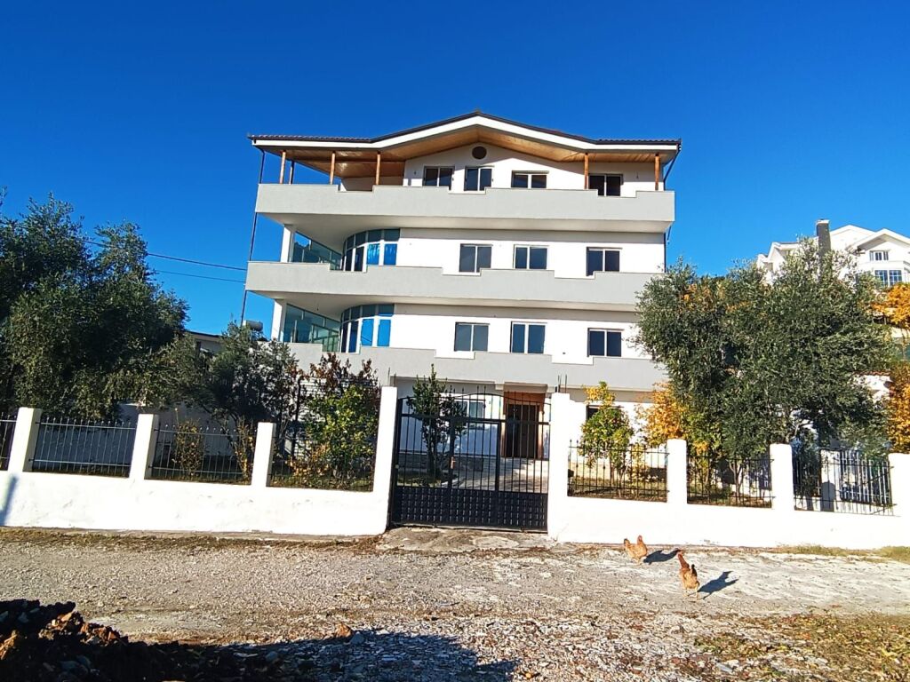 Vile 4 Kate Në Tiranë
