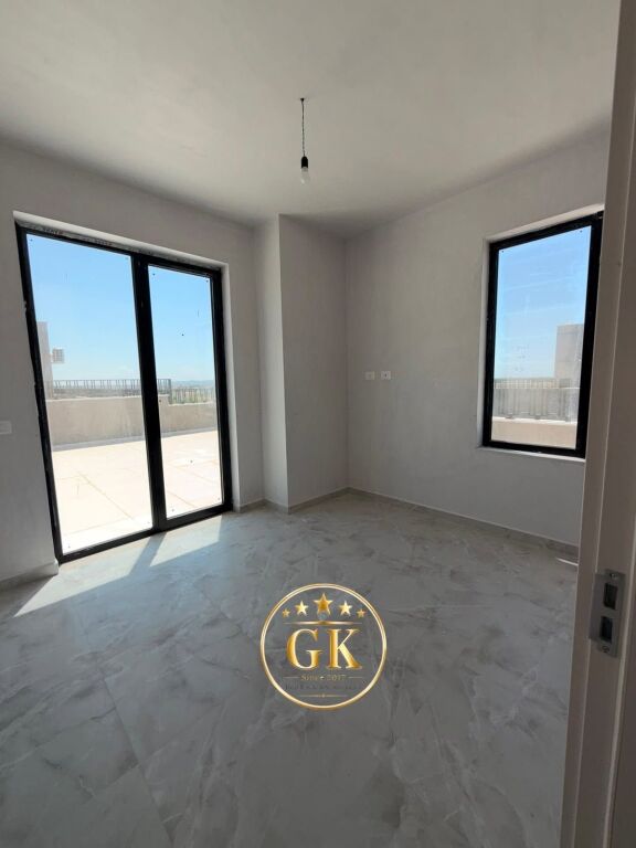 IN VENDITA PENTHOUSE + POSTO AUTO 📍MALI I ROBIT