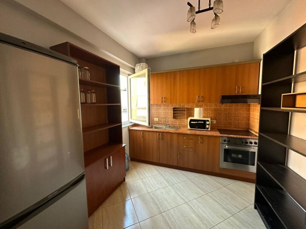 Apartament 2+1 per qira tek Rruga Jordan Misja.