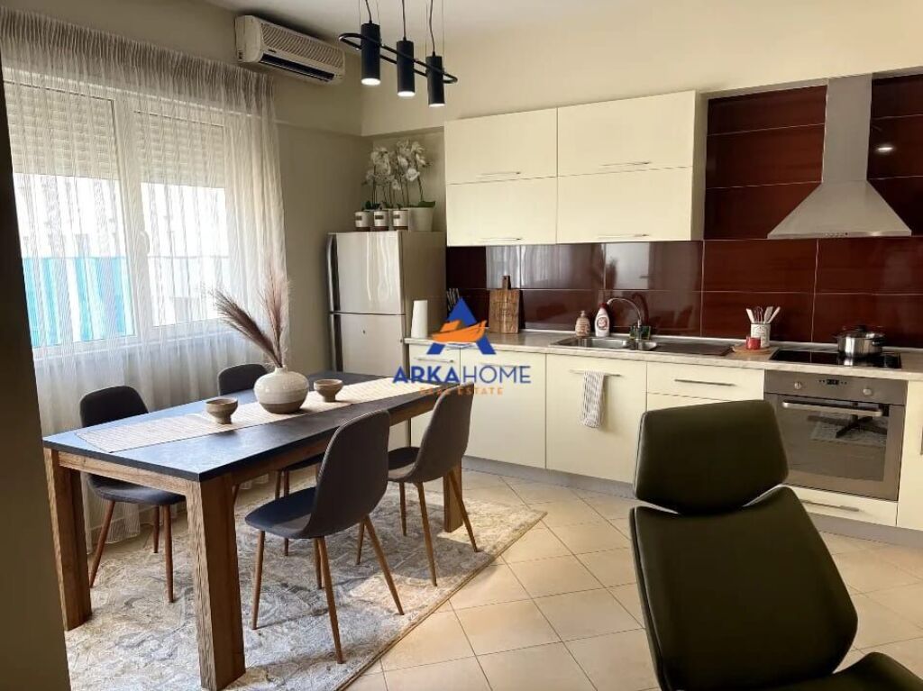 FOR RENT APARTMENT 1+1+BALCONY "KRISTAL CENTER, PARIS COMMUNE" 69,000 leke
