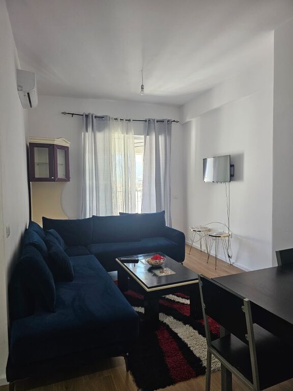 Jepet me qera  apartament 1+1 ne Ali dem