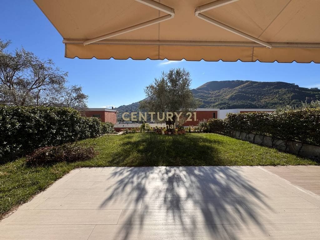 3-storey villa for sale in the 'Olive Grove' complex, Mullet, 5 minutes from TEG 600,000 €
