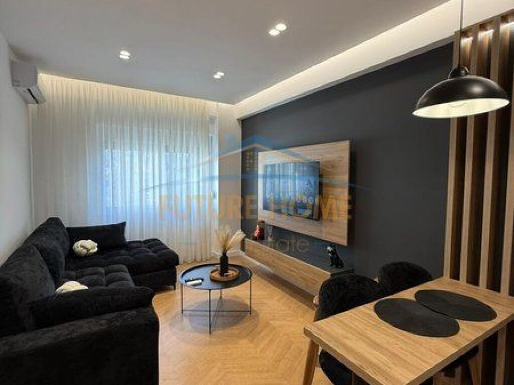 For sale, Apartment 1+1, Zoological Garden, Tirana.